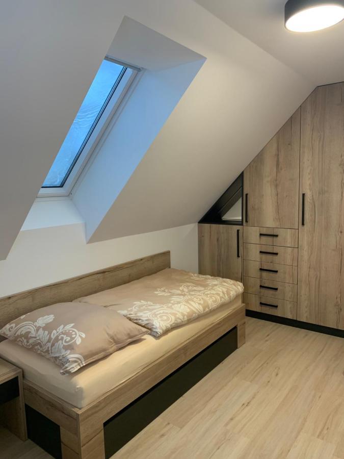 Chaty Pod Klinovcem โลชนา โปด กลิโนฟเซม ภายนอก รูปภาพ